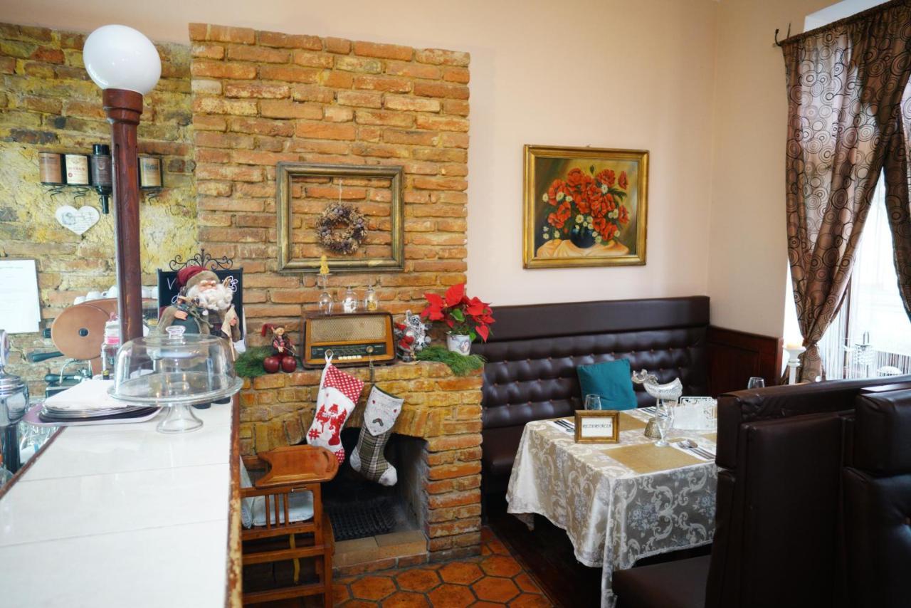Penzion Restaurant Jakub Poprad Exterior photo